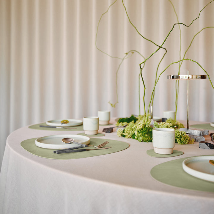 lind dna | table mat | curve large | nupo olive green
