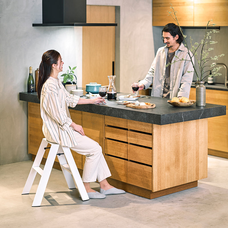 hasegawa | lucano 2 step ladder | white