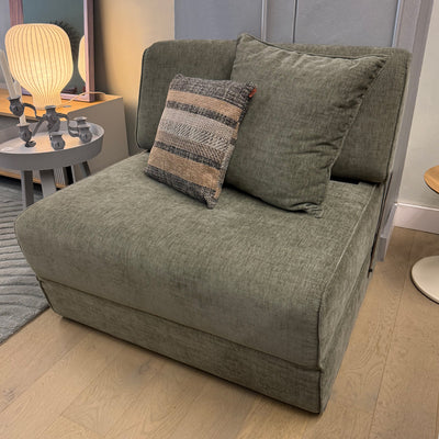 moeller design | slounge sleeper chair | loop thyme 206 + leather strap