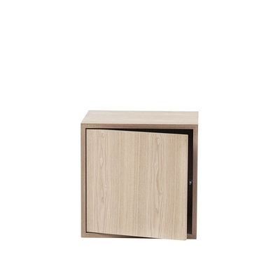 muuto | stacked 2.0 | oak | medium with door