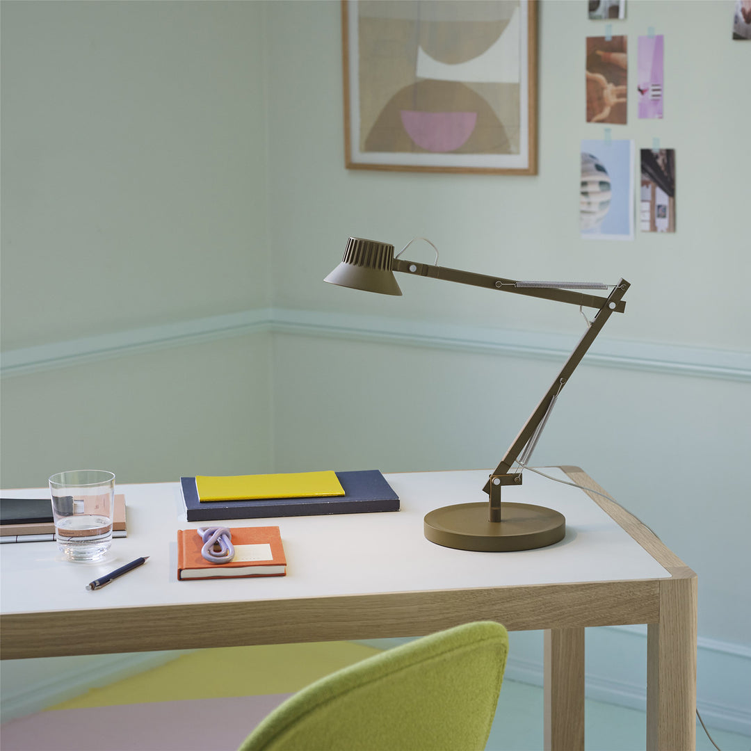 muuto | dedicate table lamp S2 | brown green