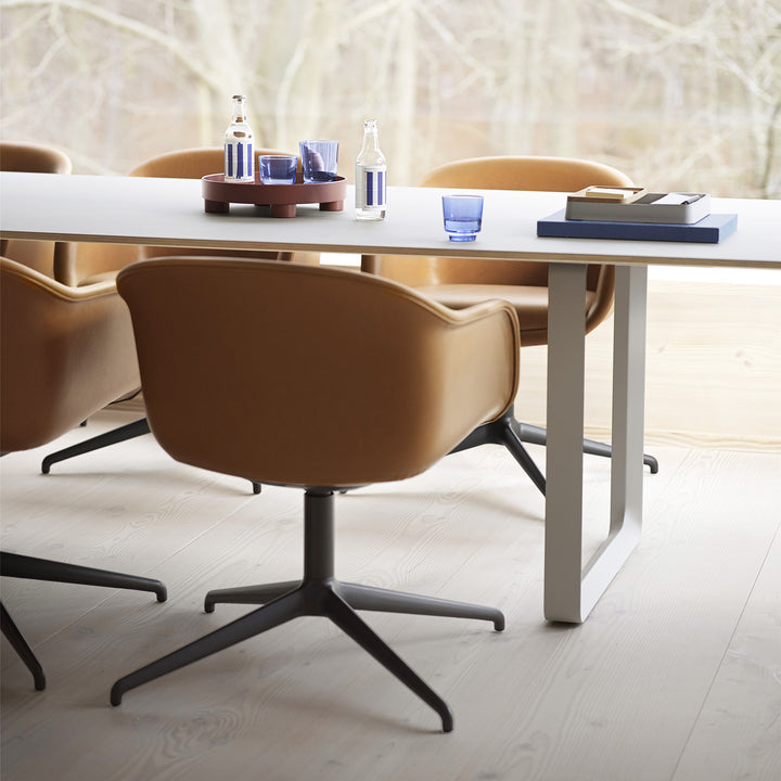 muuto | fiber conference armchair | swivel base | cognac leather + black ~ DC