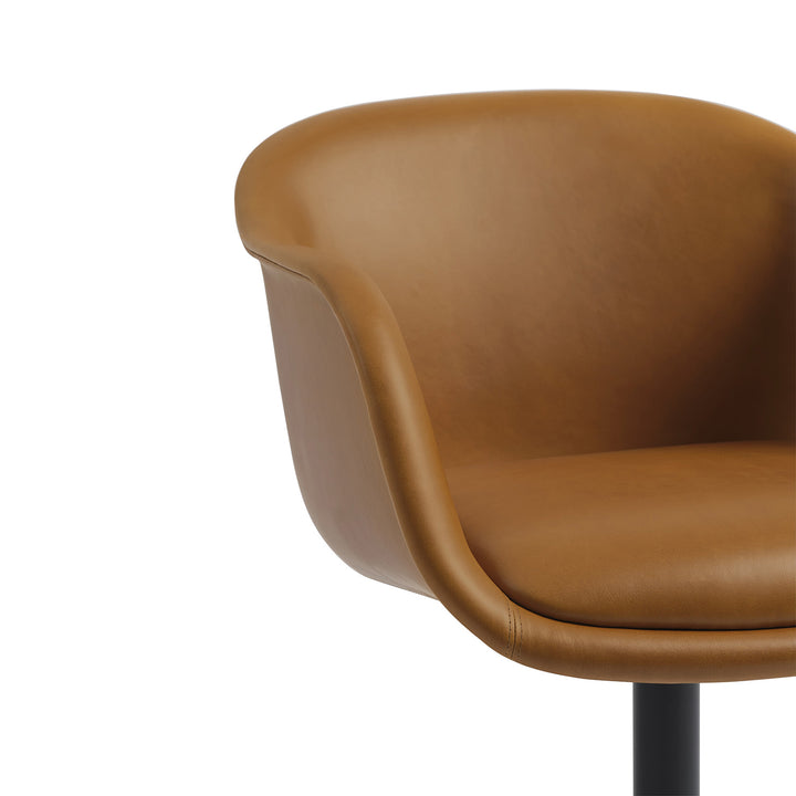 muuto | fiber conference armchair | swivel base | cognac leather + black ~ DC