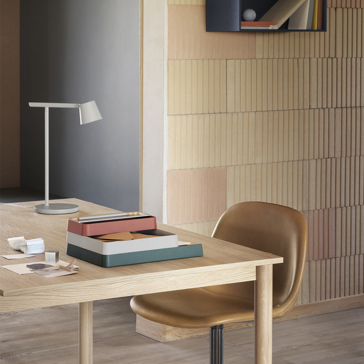muuto | fiber side chair | swivel base | cognac refine leather + anthracite black ~ DC