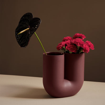 muuto | kink vase | deep red 26cm