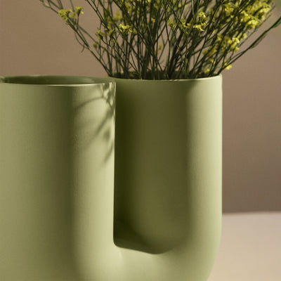 muuto | kink vase | light green 26cm