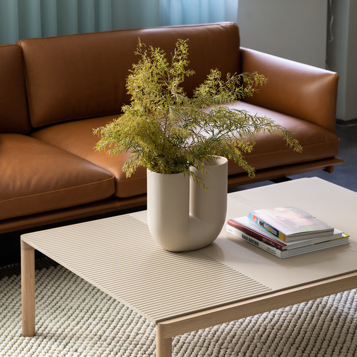 muuto | kink vase | sand 26cm