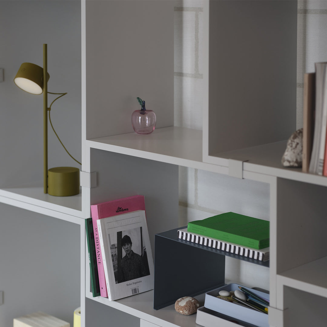 muuto | post table lamp | brown green