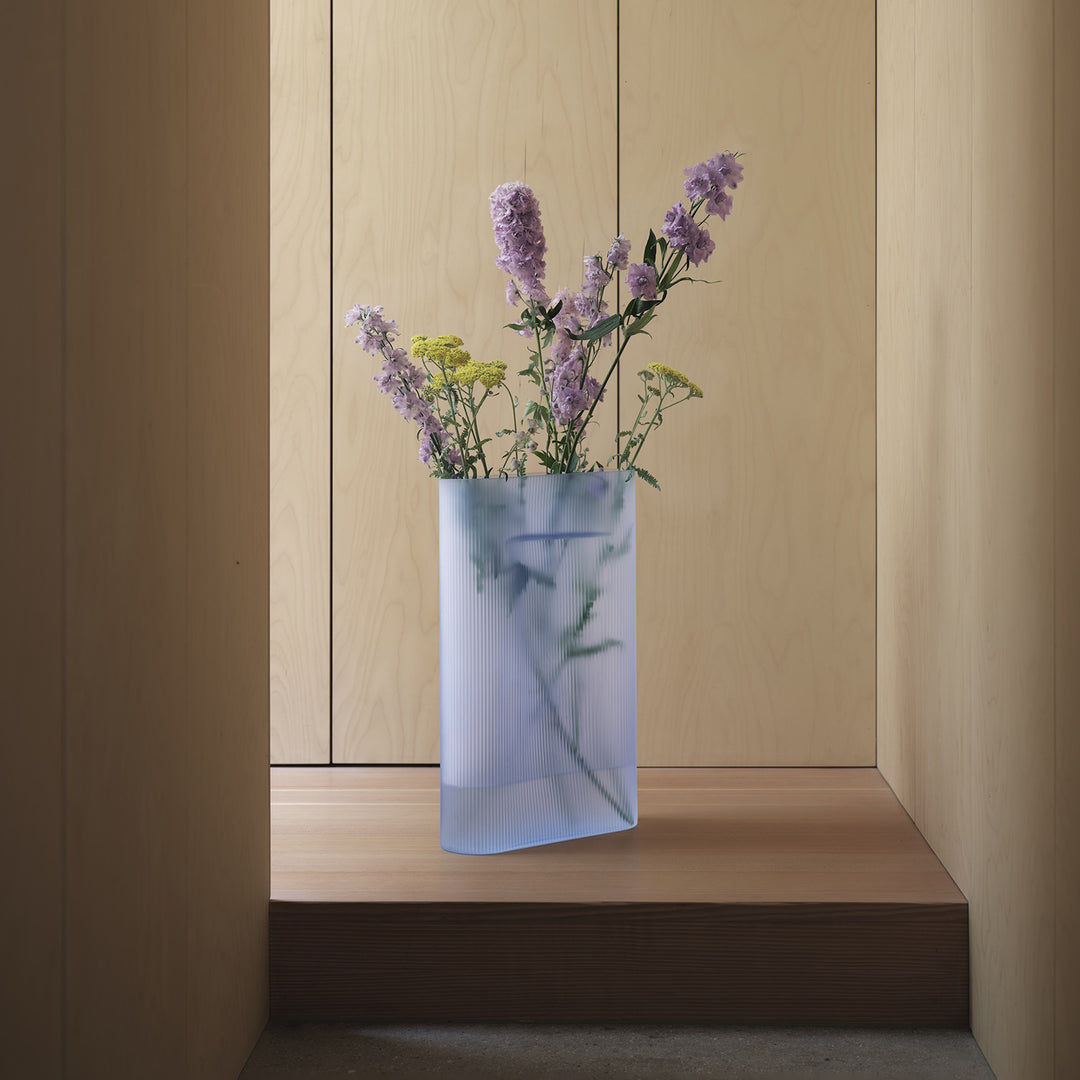 muuto | ridge vase | light blue 48.5cm