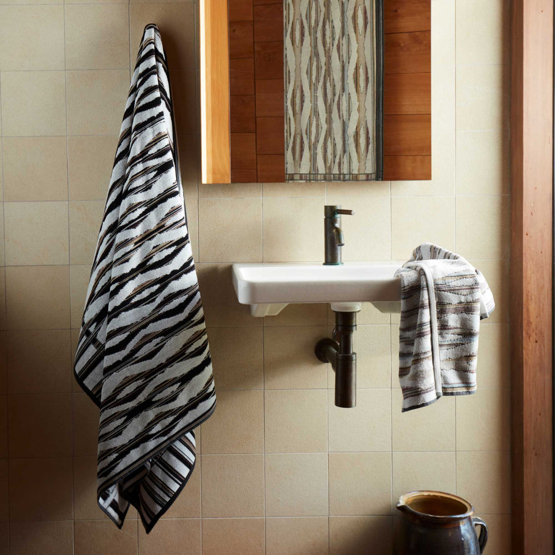 innate collection | ripple towel - dark