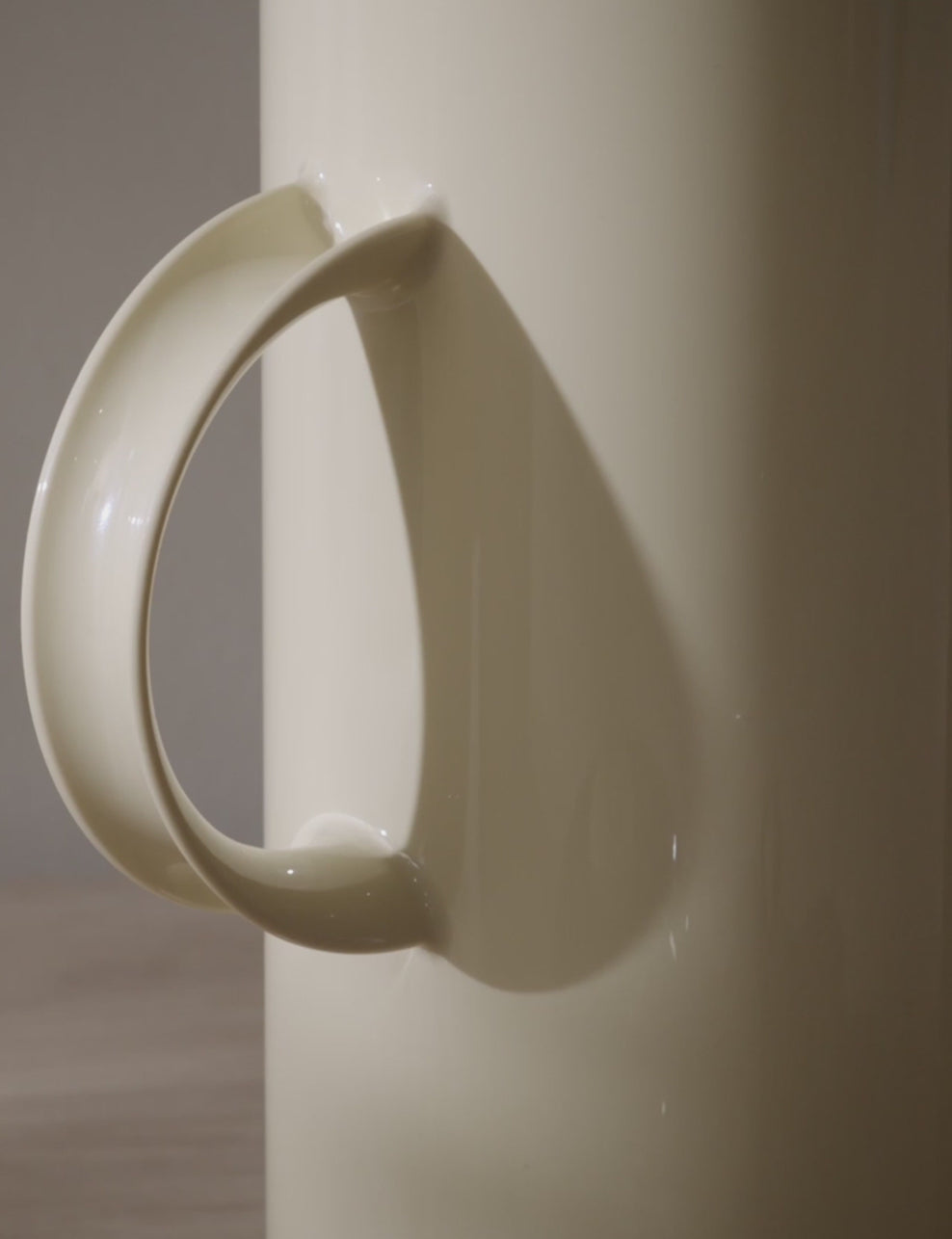 stelton | em77 vacuum jug | light grey