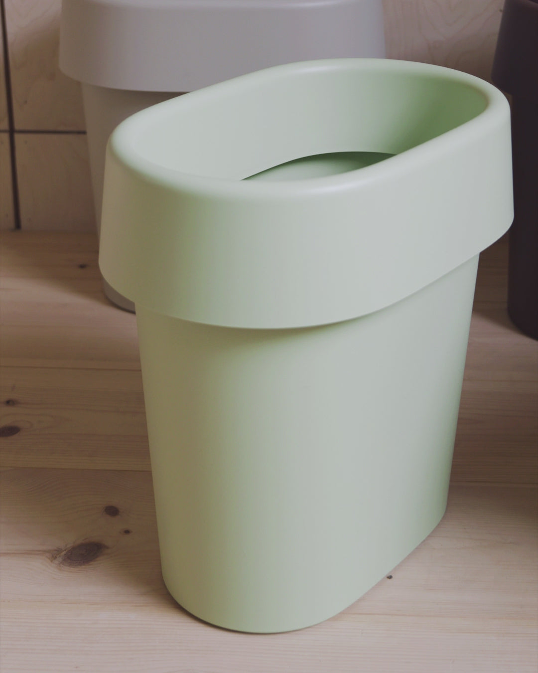 muuto | reduce paper bin | light green ~ DC
