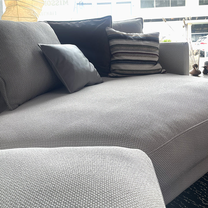 rolf benz | onda sofa | fabric silk grey 24.510 + black oak legs