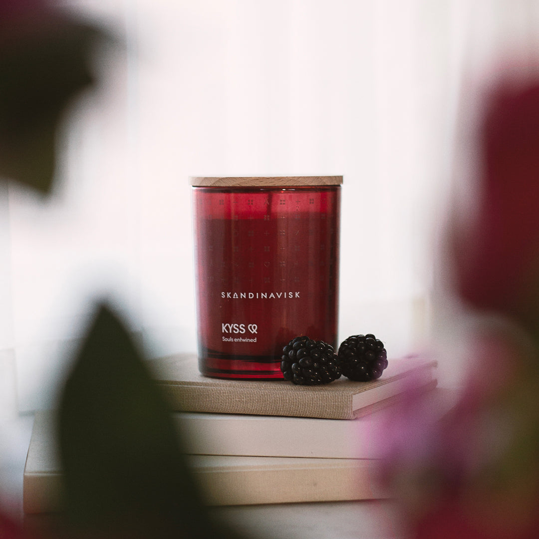 skandinavisk | scented candle | kyss