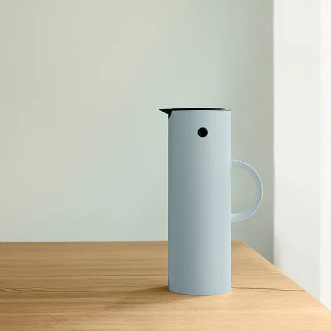 stelton | em77 vacuum jug | soft cloud