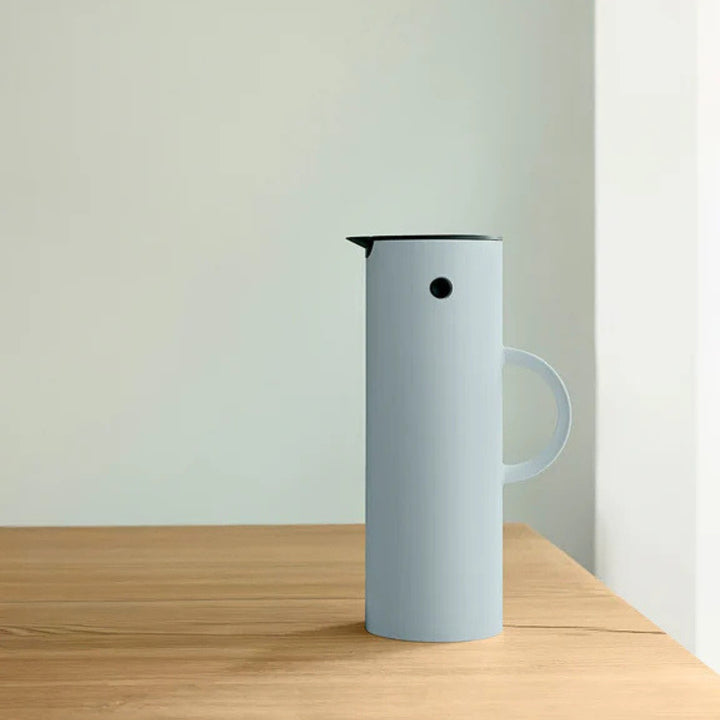 stelton | em77 vacuum jug | soft cloud