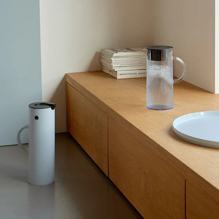 stelton | em77 vacuum jug | soft cloud
