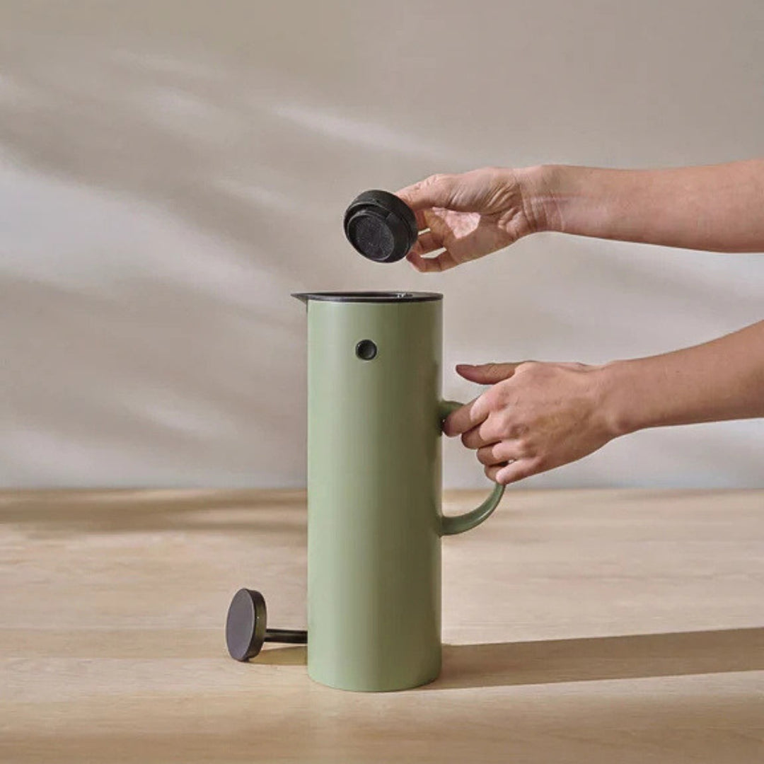 stelton | em77 vacuum jug | soft fern green