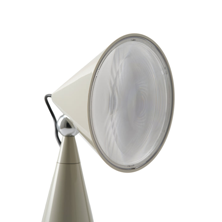 tom dixon | pose portable lamp | putty