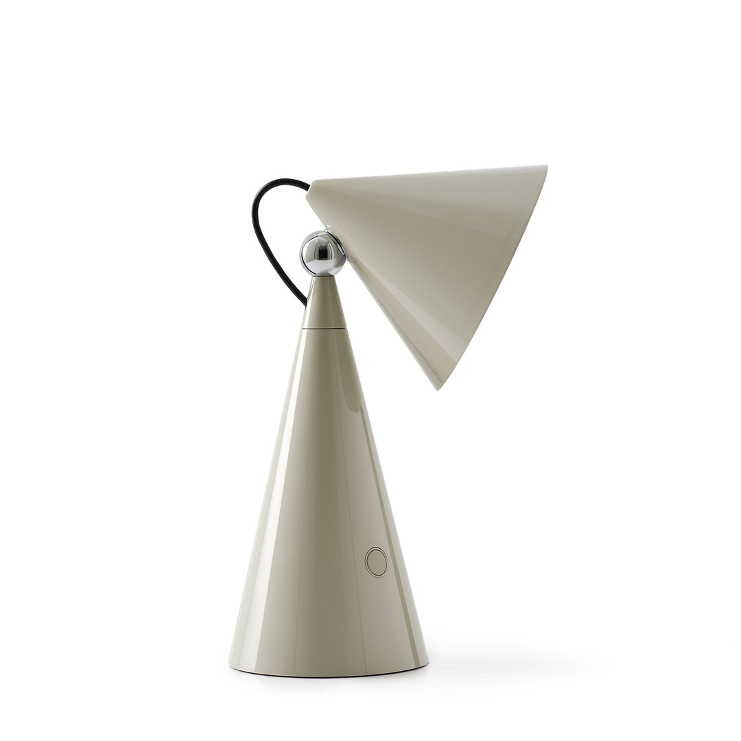 tom dixon | pose portable lamp | putty