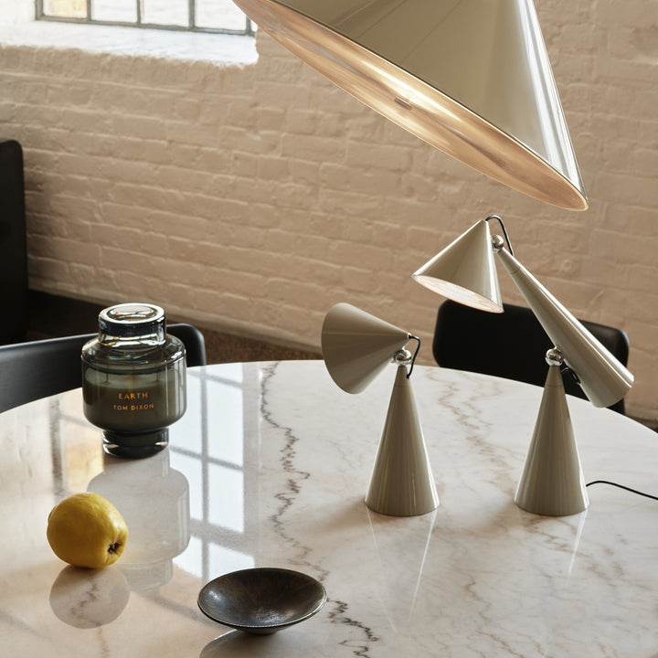 tom dixon | pose portable lamp | putty