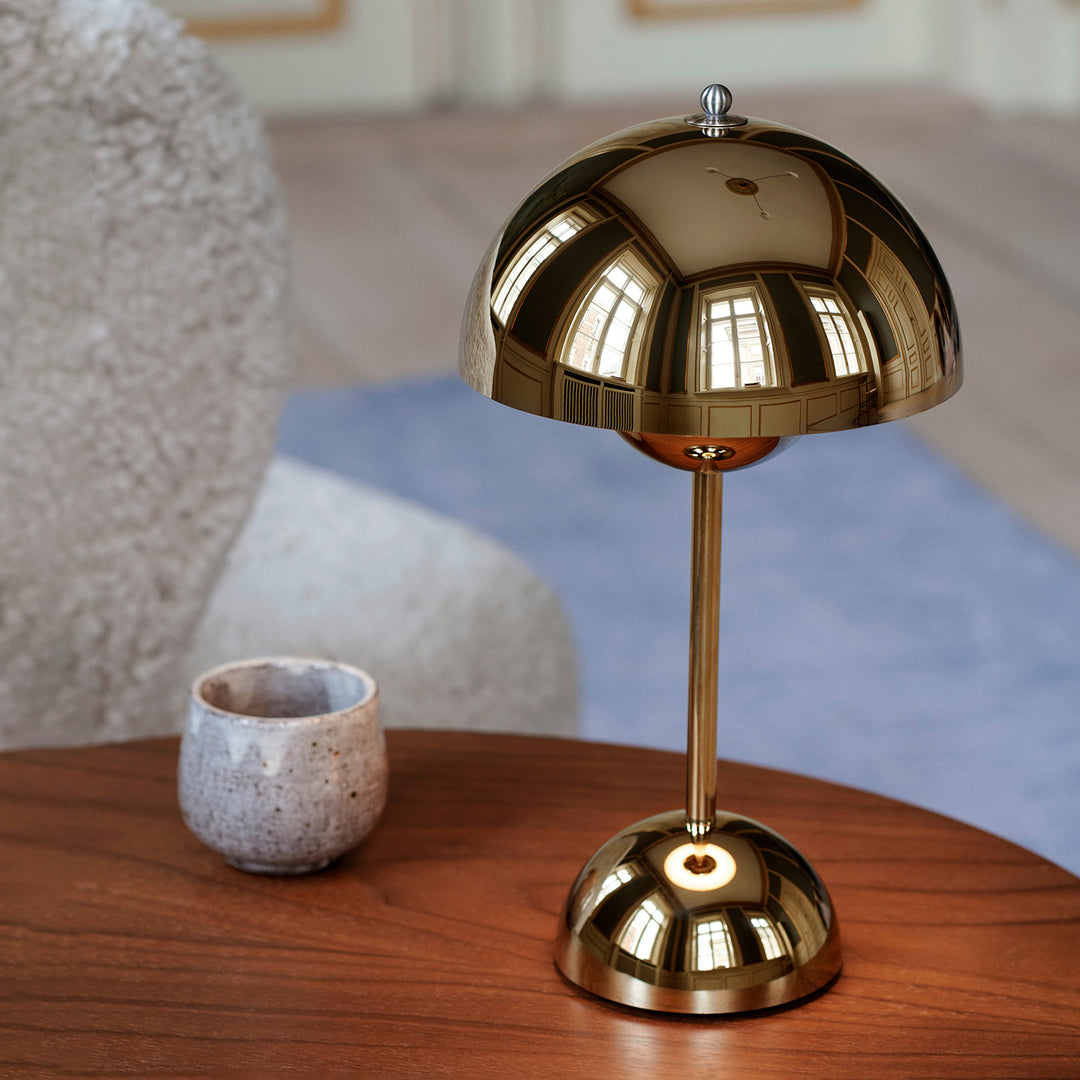 &tradition | flowerpot VP9 portable lamp | brass