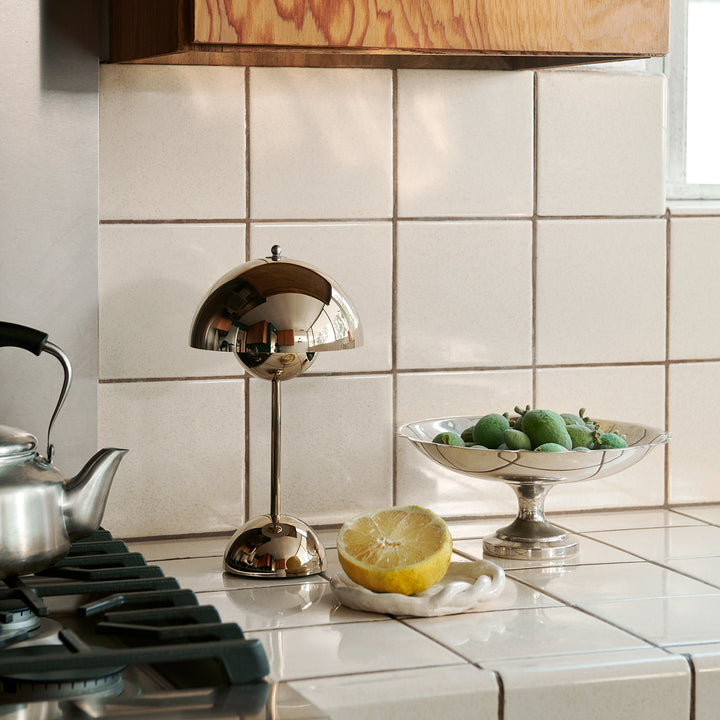 &tradition | flowerpot VP9 portable lamp | brass