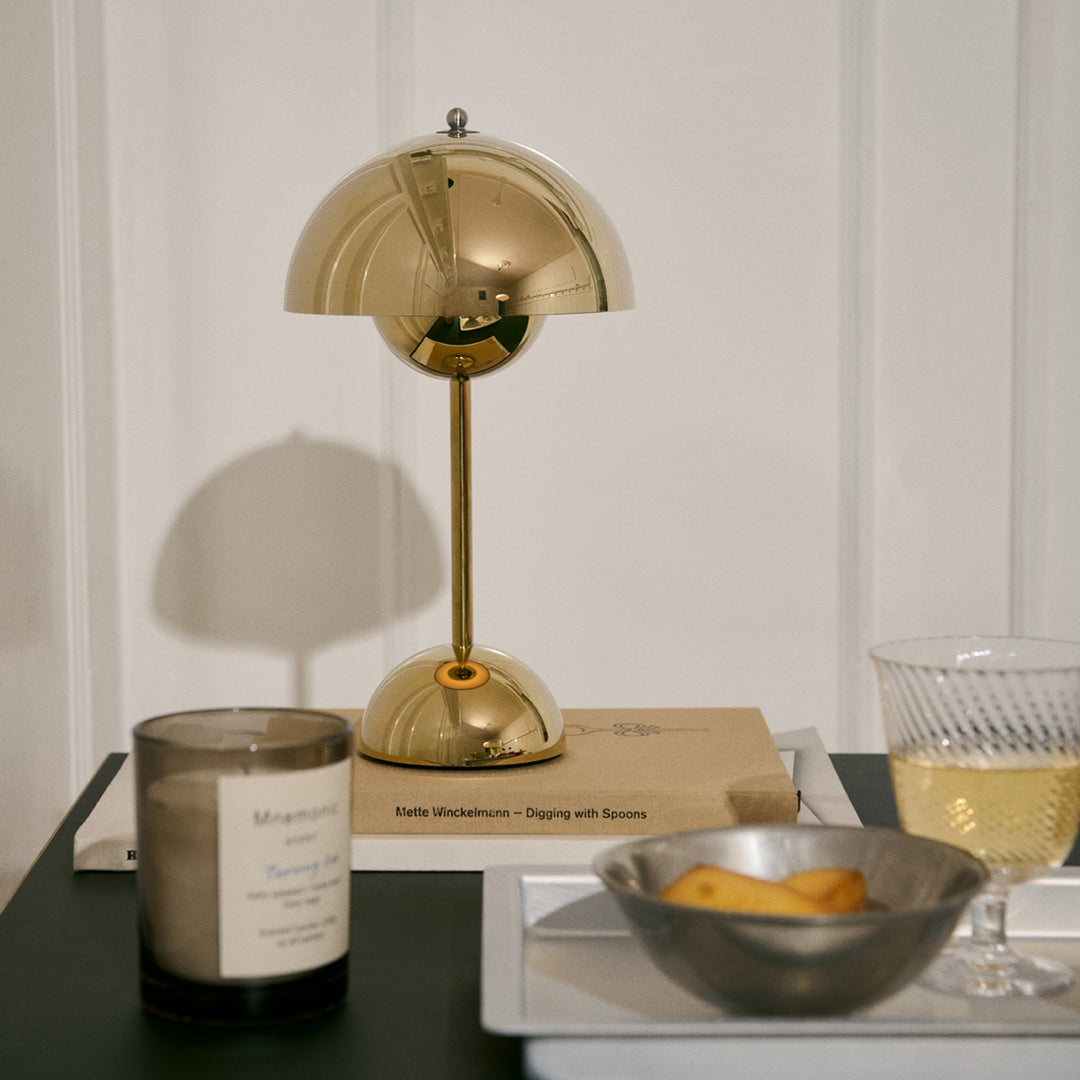 &tradition | flowerpot VP9 portable lamp | brass