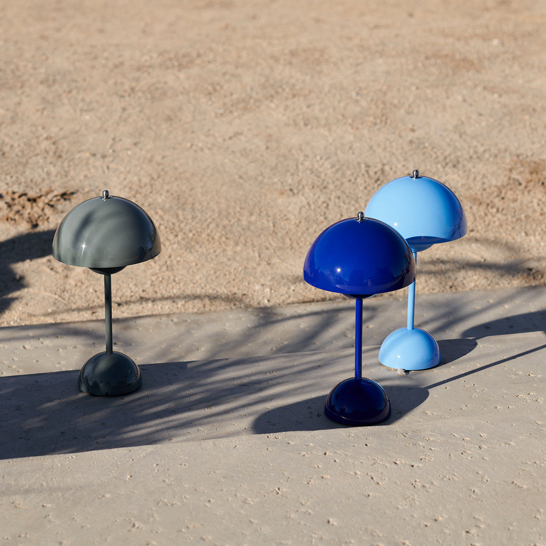 &tradition | flowerpot VP9 portable lamp | cobalt blue