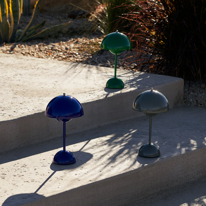 &tradition | flowerpot VP9 portable lamp | cobalt blue