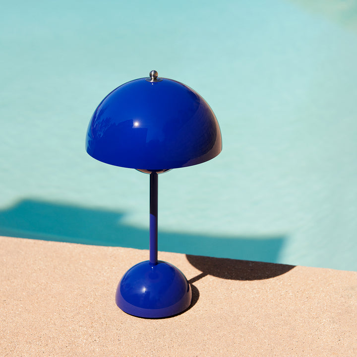 &tradition | flowerpot VP9 portable lamp | cobalt blue