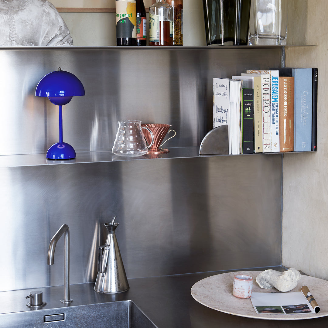 &tradition | flowerpot VP9 portable lamp | cobalt blue