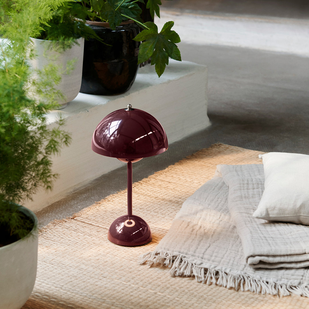 &tradition | flowerpot VP9 portable lamp | dark plum