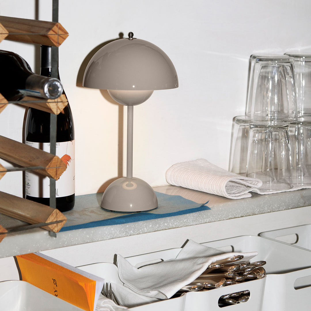 &tradition | flowerpot VP9 portable lamp | grey beige