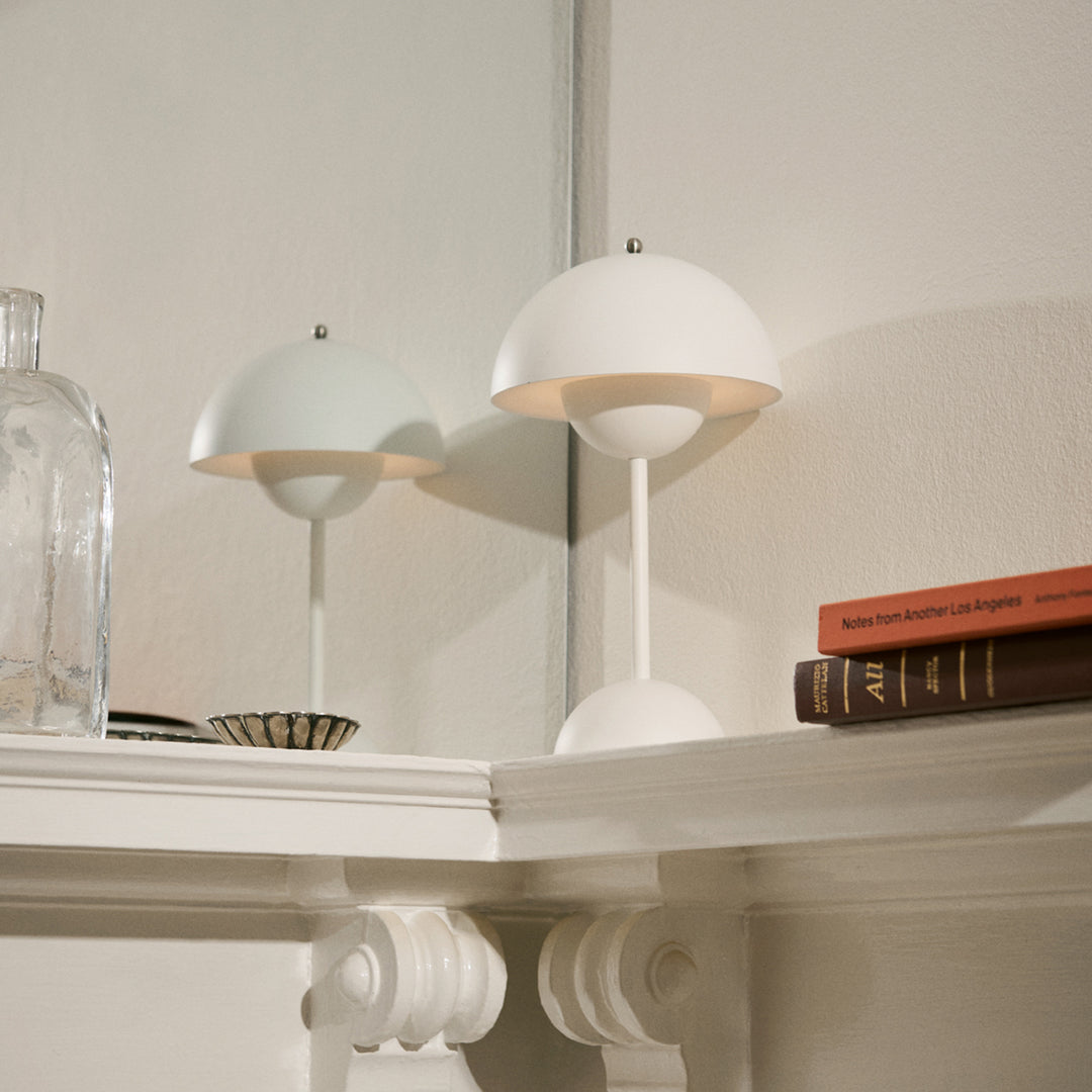 &tradition | flowerpot VP9 portable lamp | matte white