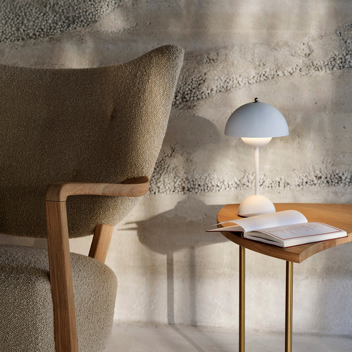 &tradition | flowerpot VP9 portable lamp | matte white