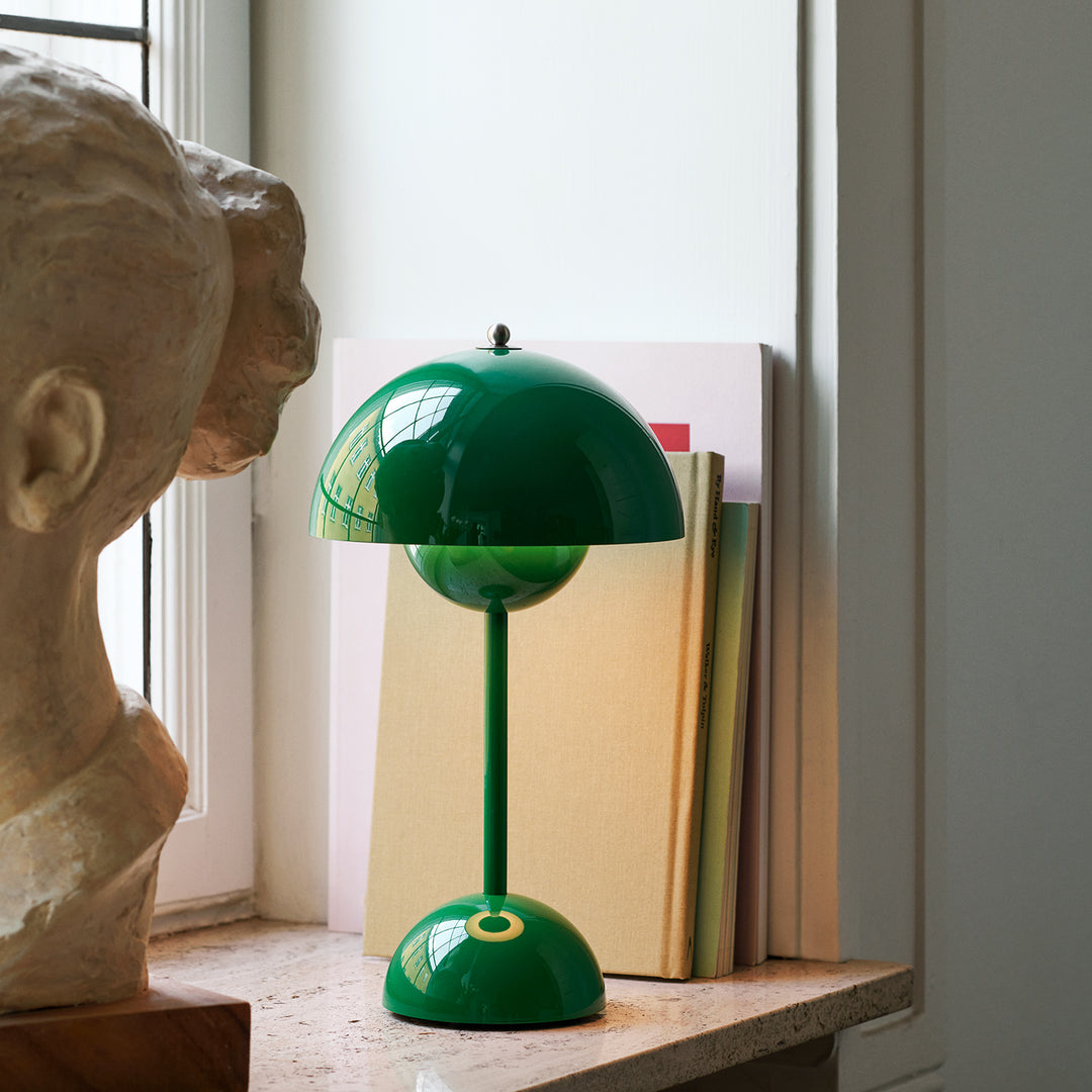 &tradition | flowerpot VP9 portable lamp | signal green