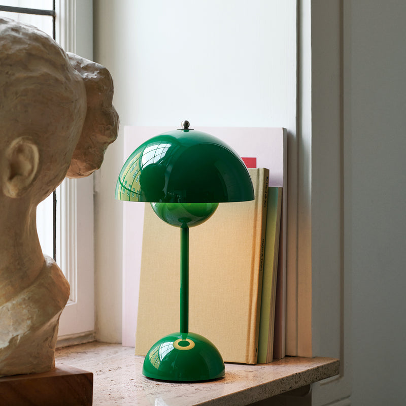 &tradition | flowerpot VP9 portable lamp | signal green