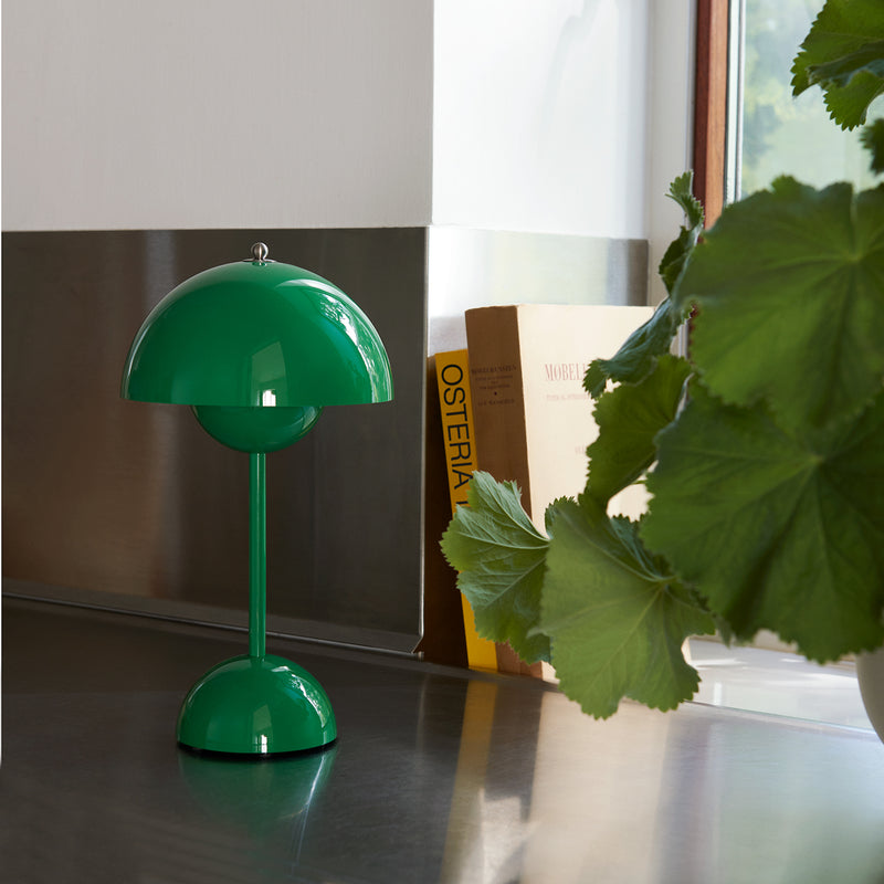 &tradition | flowerpot VP9 portable lamp | signal green