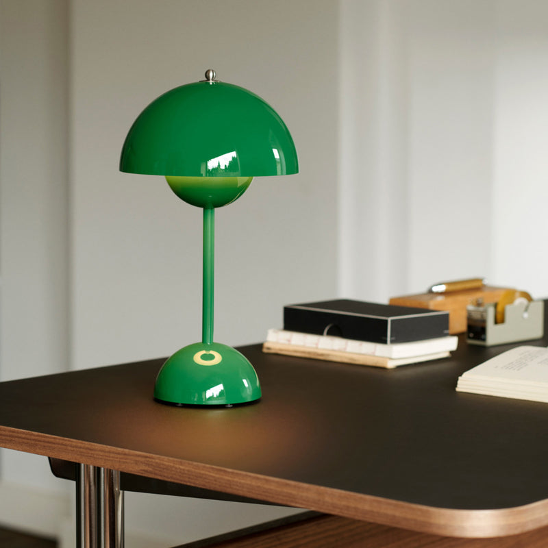 &tradition | flowerpot VP9 portable lamp | signal green