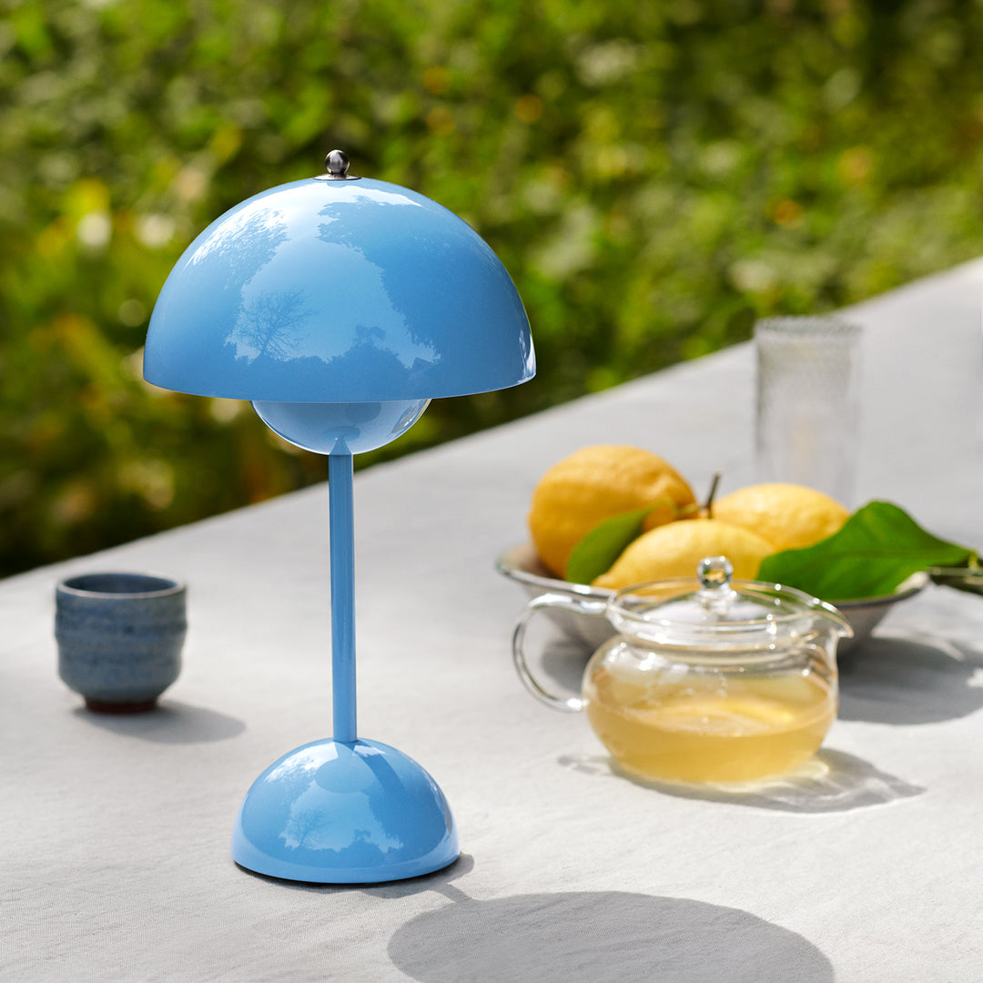 &tradition | flowerpot VP9 portable lamp | swim blue