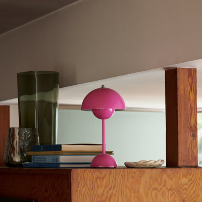 &tradition | flowerpot VP9 portable lamp | tangy pink