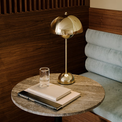 &tradition | flowerpot VP3 table lamp | brass