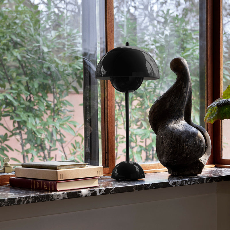 &tradition | flowerpot VP4 table lamp | matte black