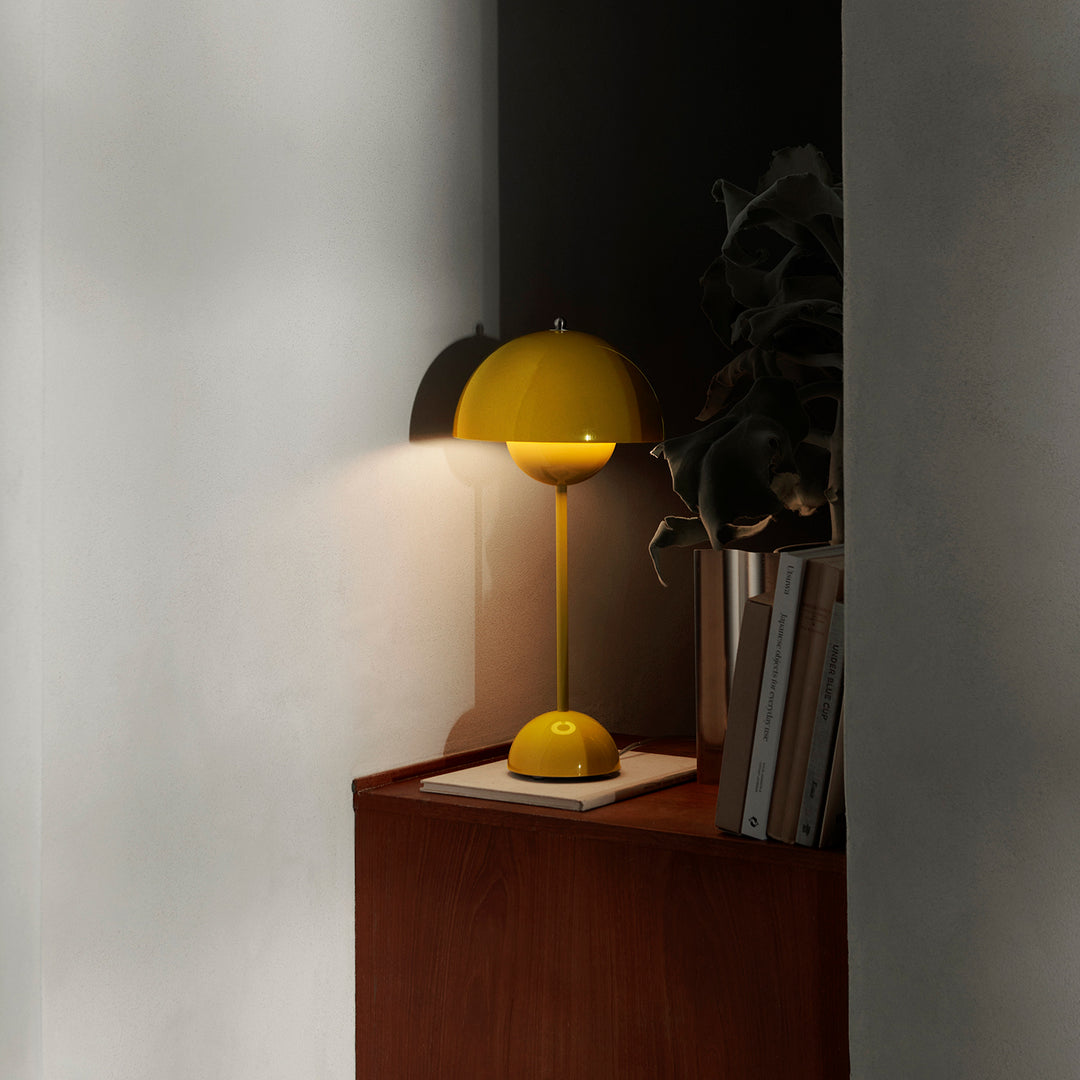 &tradition | flowerpot VP3 table lamp | mustard
