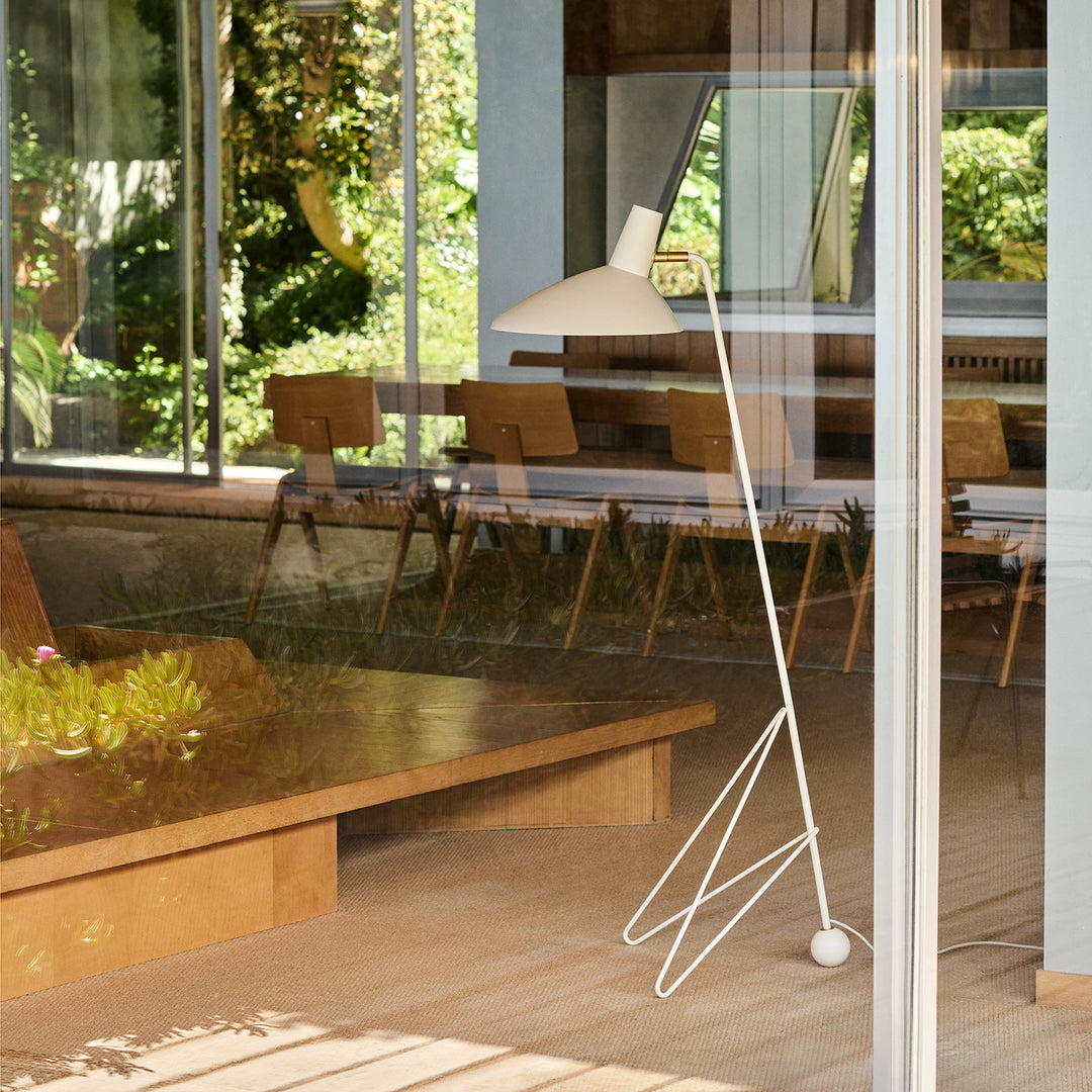 &tradition | tripod HM8 floor lamp | white