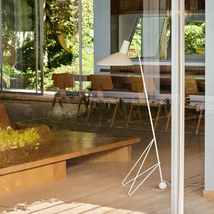 &tradition | tripod HM8 floor lamp | white
