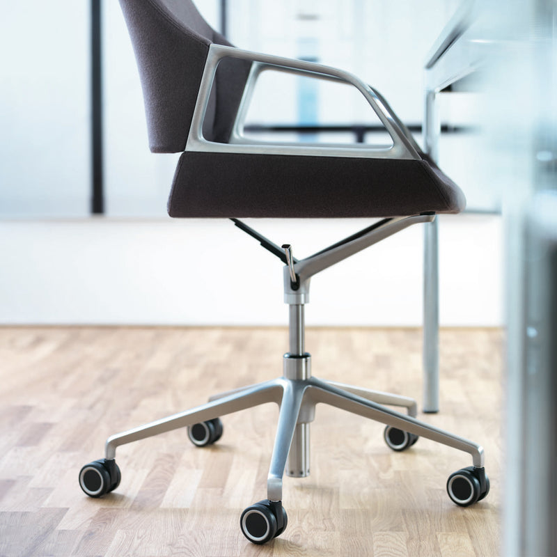 wilkhahn | GRAPH 302/5 high back swivel chair | 4-star base + castors | casa leather