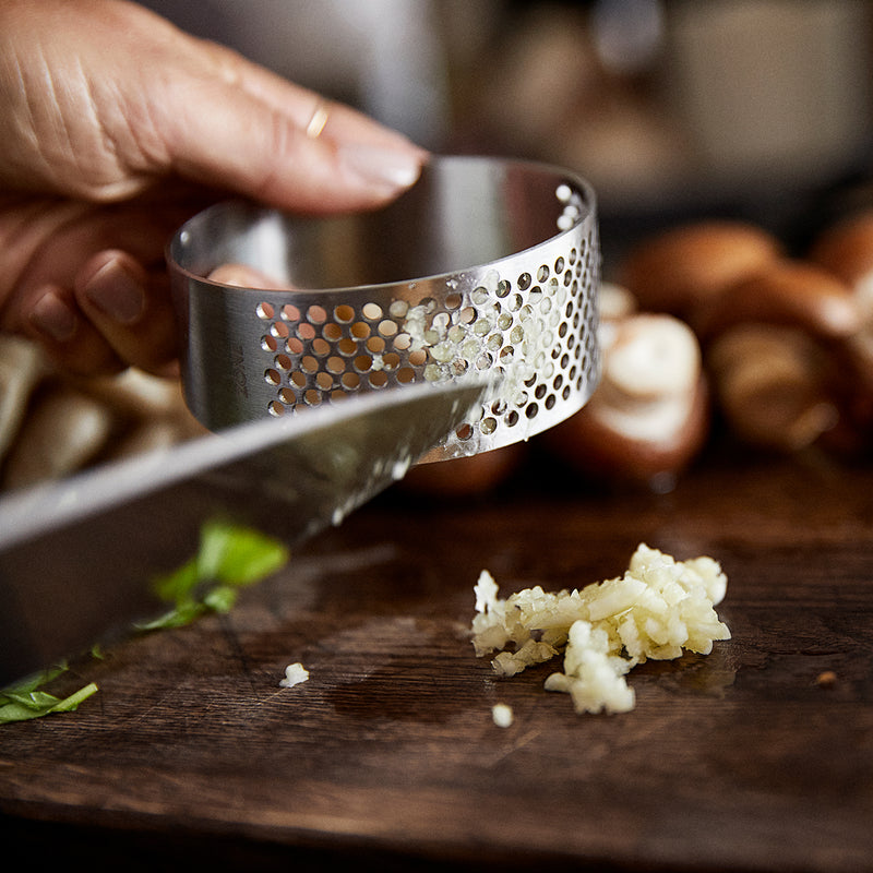 zone denmark | singles garlic press