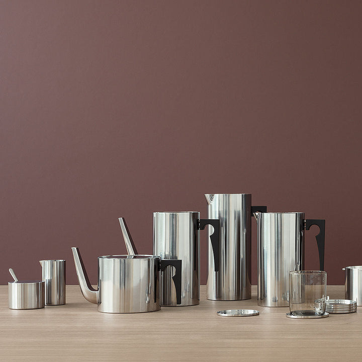 stelton | arne jacobsen cylinda line | jug with ice lip